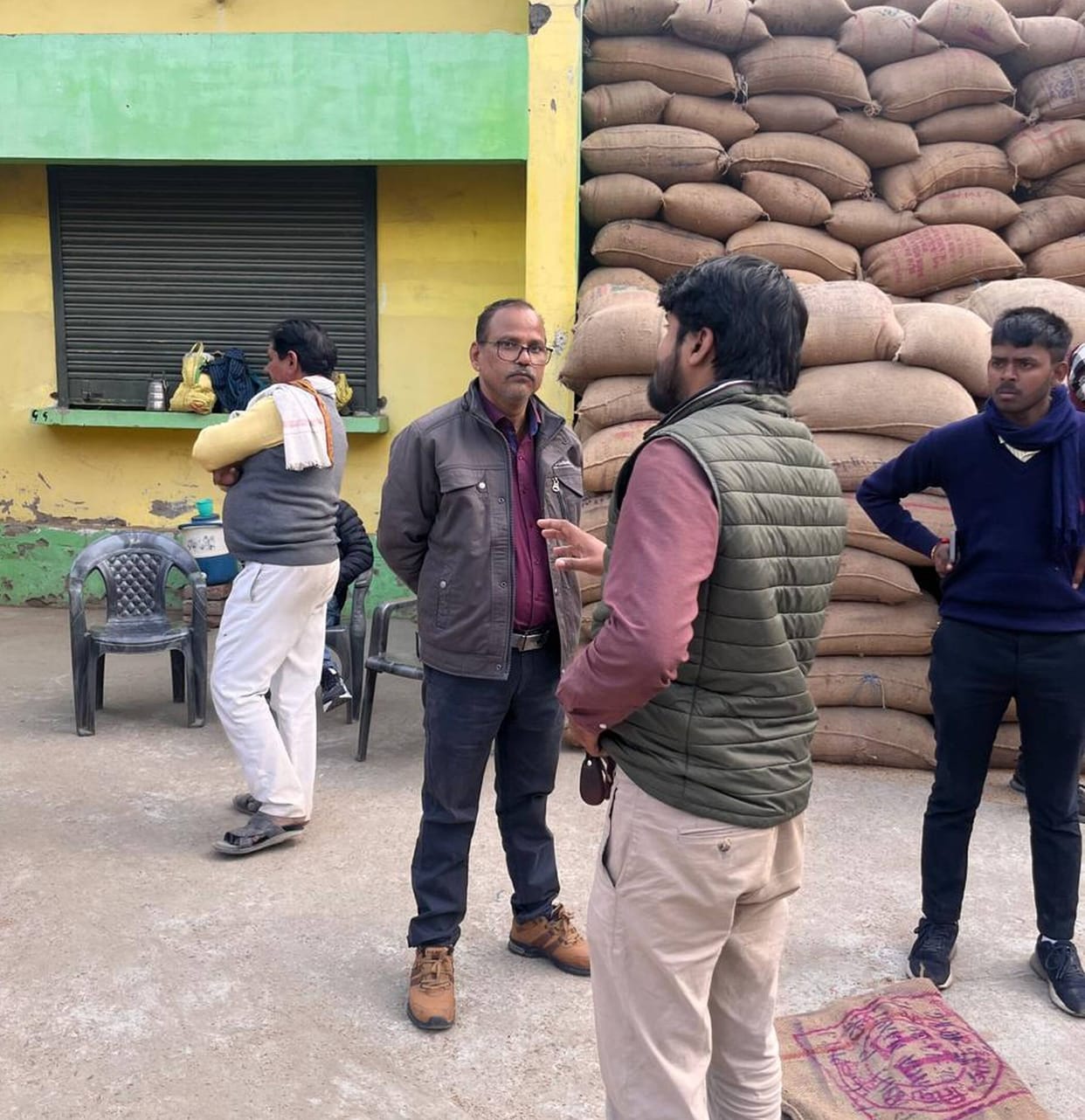 64 bags of paddy were purchased, 176 bags were returned empty-handed.