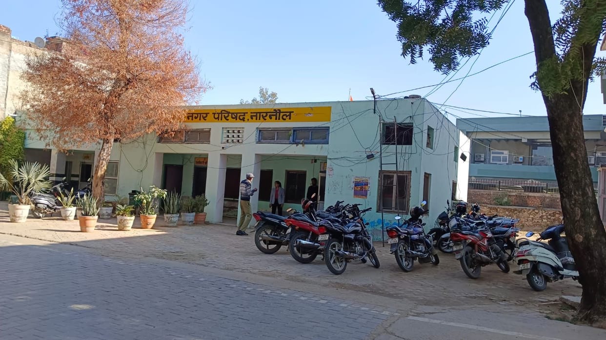 Buildings whose owners fail to pay taxes even after receiving a notice will be sBuildings whose owners fail to pay taxes even after receiving a notice will be sealed within a week.ealed within a week.