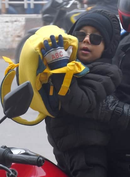 UP: Severe cold warning in the state, dense fog alert in 20 districts; school timings changed in several distr