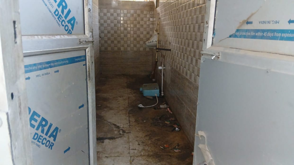 Toilets at Maharana Pratap Chowk, Gokal Gate, Bara Hazari and Naiwali Chowk are in bad condition.
