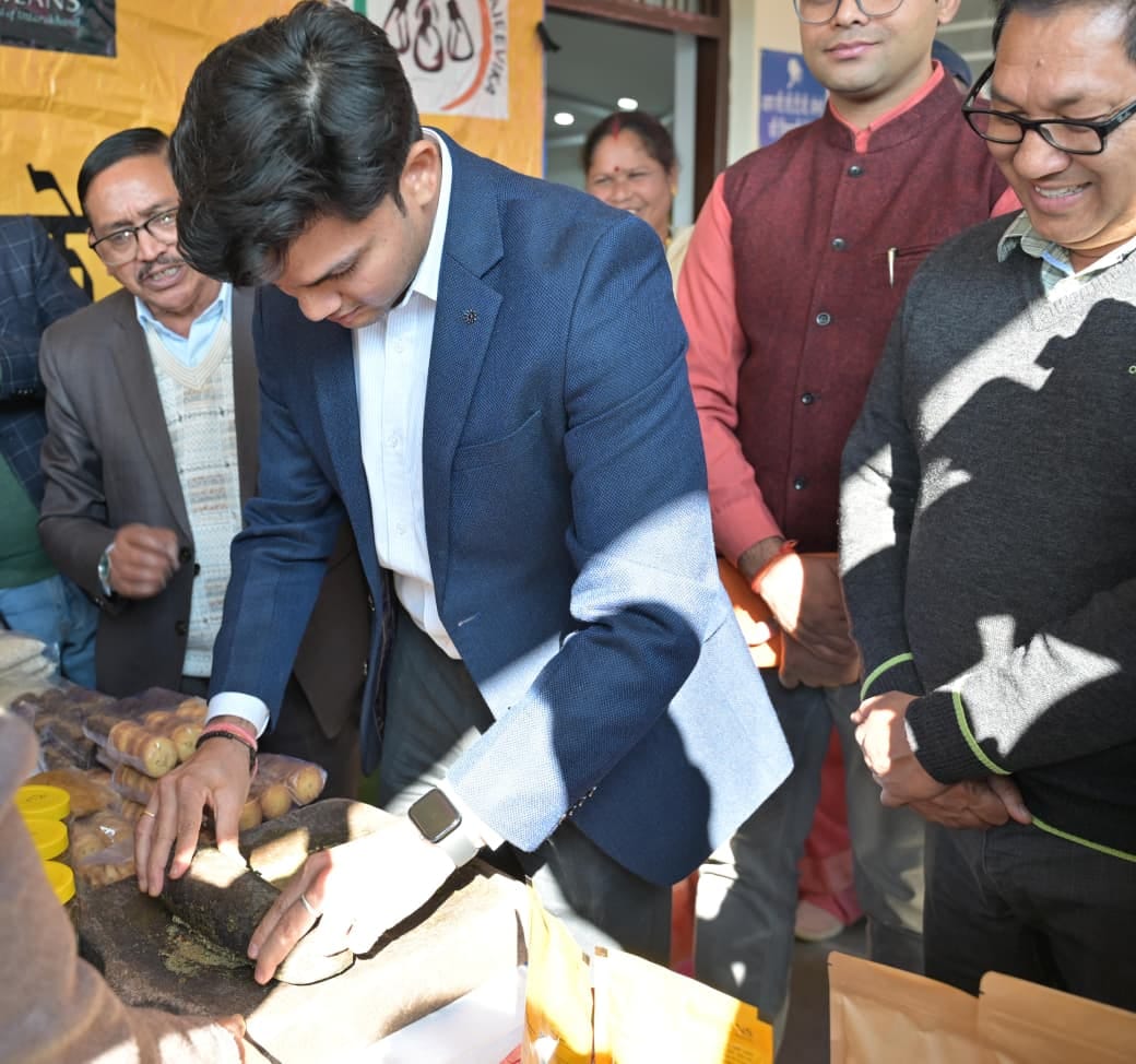 Malta, orange exhibition held, sour taste enjoyed