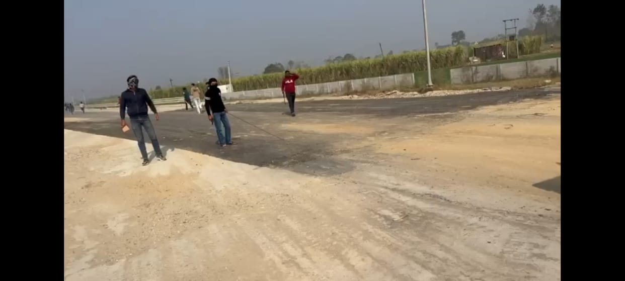 Cricket ground turns into battlefield, stone pelting, firing, youth gets shot