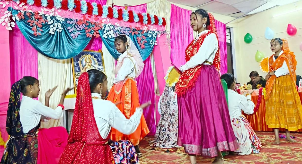 The cultural programs captivated the audience.