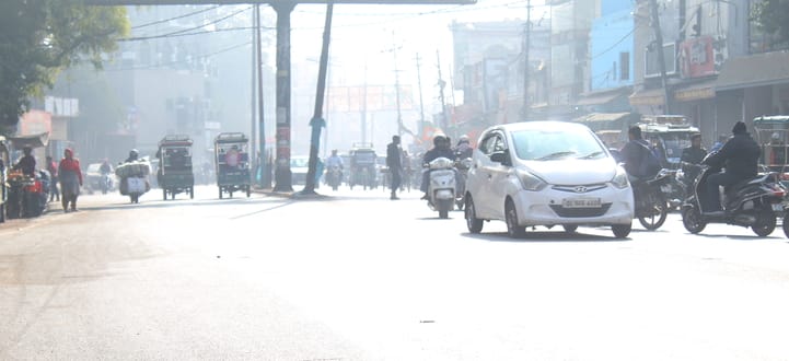 Smog continues, AQI removed from red category
