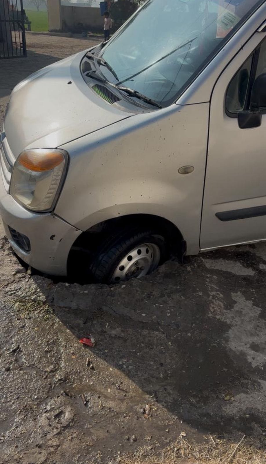 Broken manhole exposed the Public Health Department