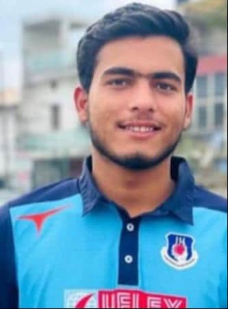 युवा ऑलराउंडर प्रशांत वीर