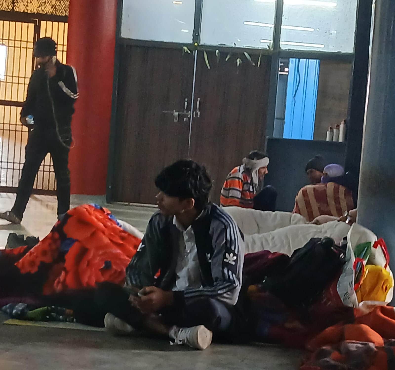 03...पीजीआई के आपातकालीन विभाग के मीकू वार्ड के सामने खुली कैंटीन। संवाद