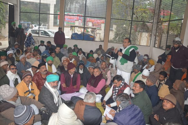 Sugarcane payment and electricity issues dominate panchayat