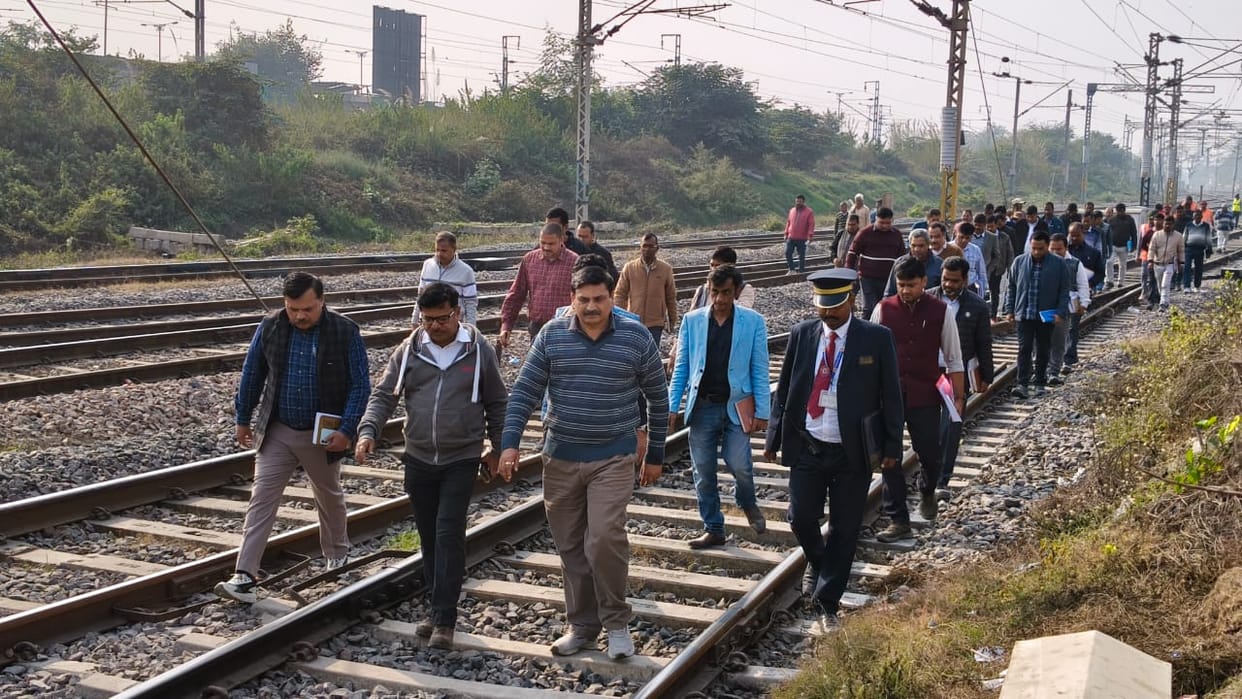 The GM inspected the track to increase the speed of trains passing through the DFCC line.