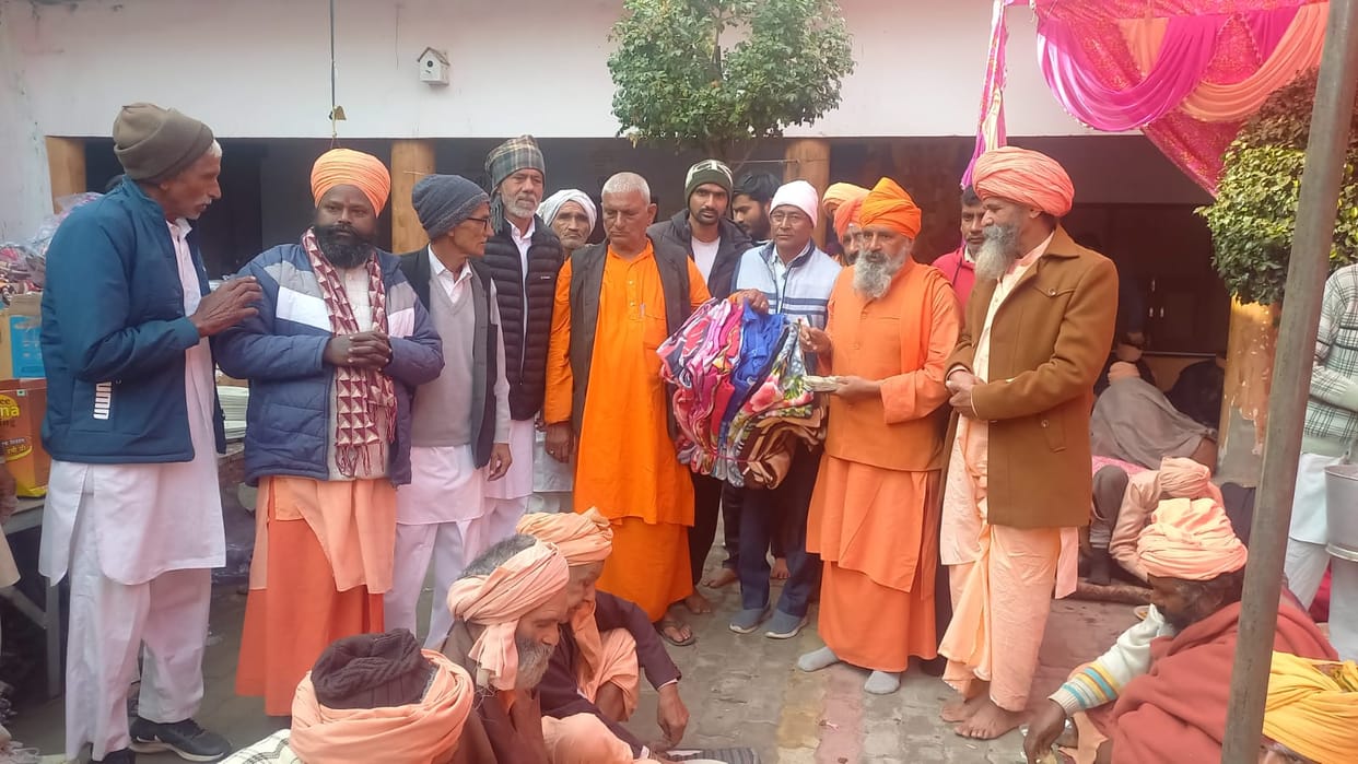 700 saints and mahatmas from across the country were honored at the Sant Sammelan.