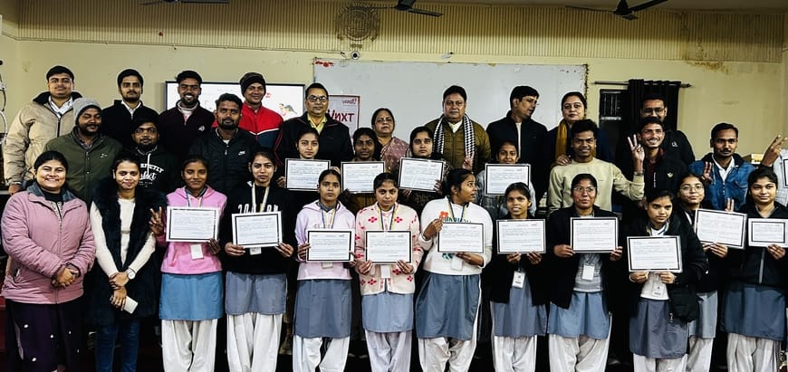 15 students' faces lit up after receiving job offer letters