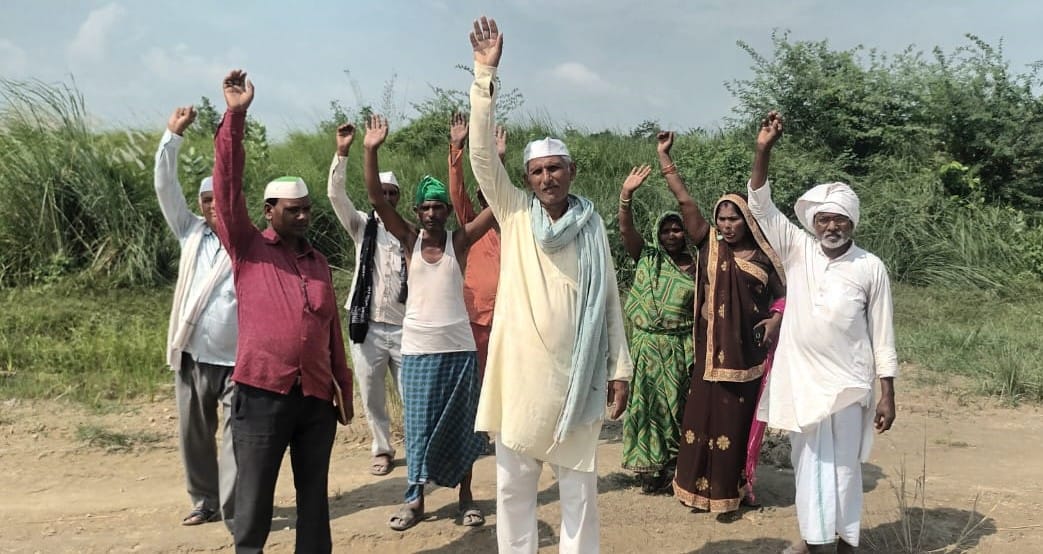 Farmers protest against non-timely release of water in the canal