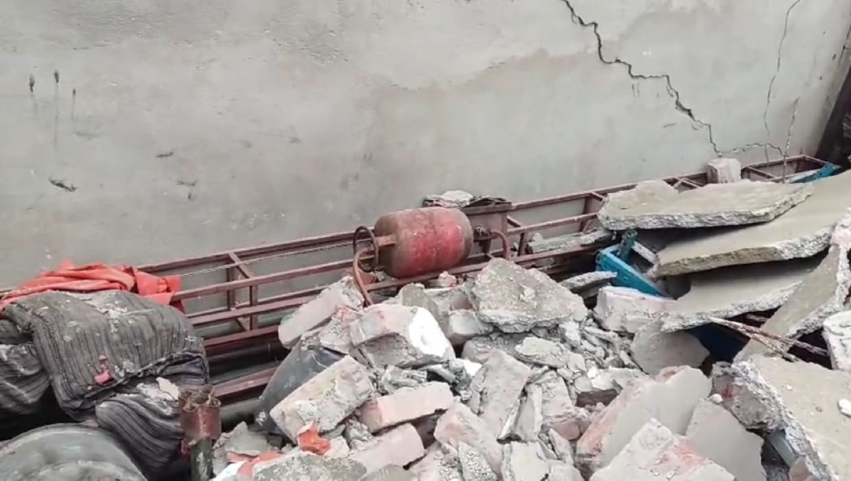 Fear of explosion due to heating of chemicals in cold drink warehouse