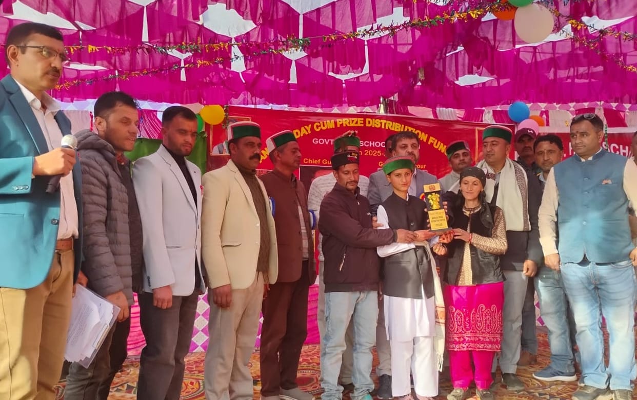 Industrialist Naresh Sanghaik will provide financial assistance to Kho-Kho player Meenashi Sharma