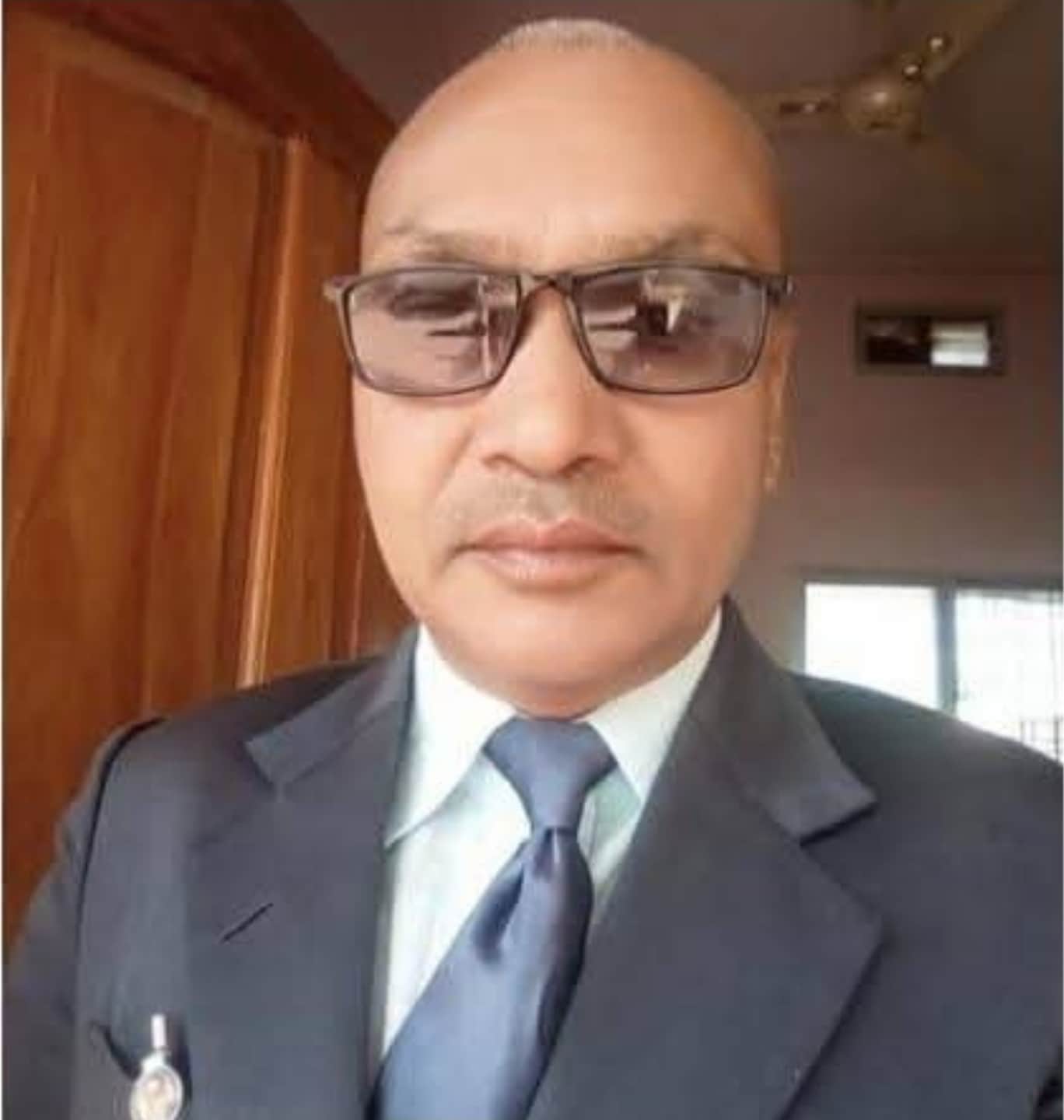 निलंबित शिक्षक सुनील मेश्राम।