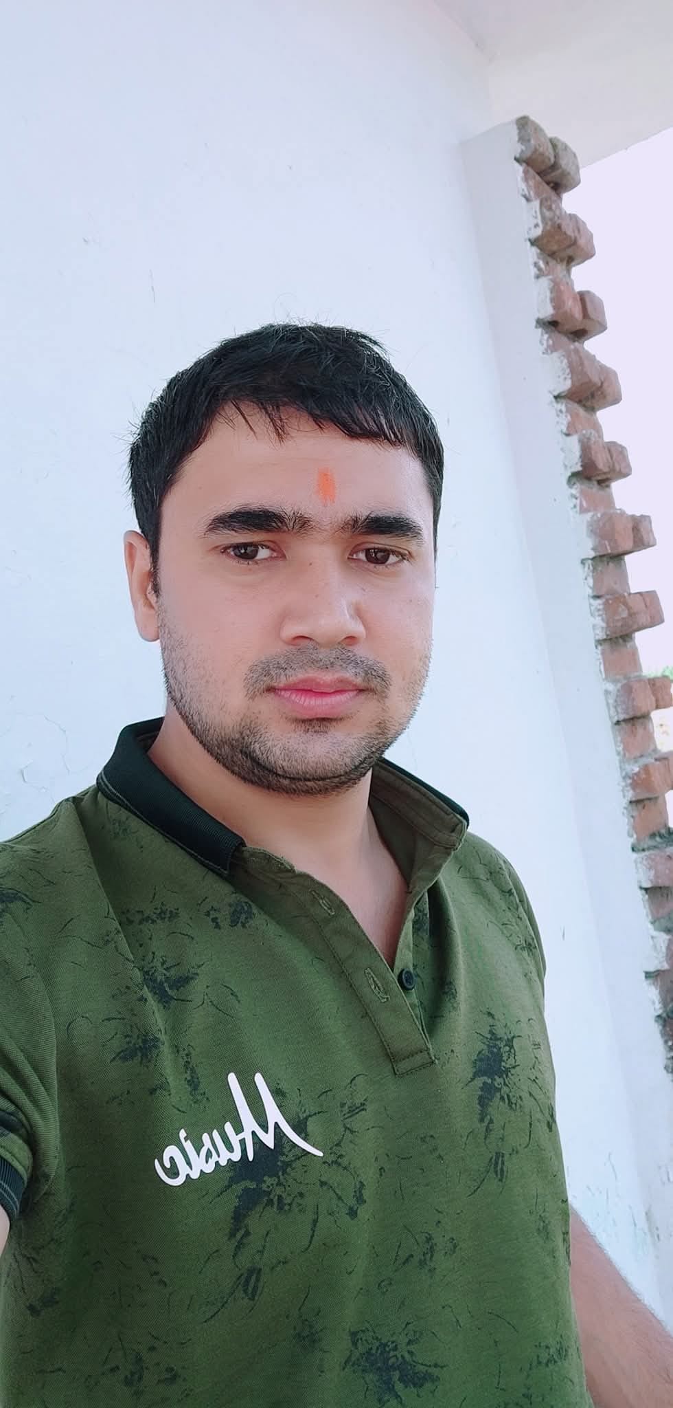 Delhi Police constable on leave dies