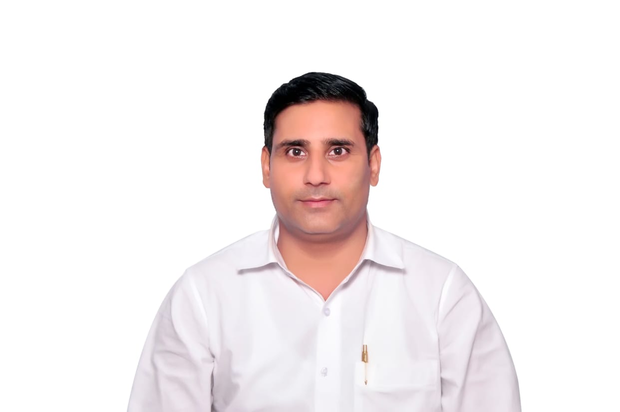 Netrapal Singh became the district president of Samajwadi Advocates' Association.
