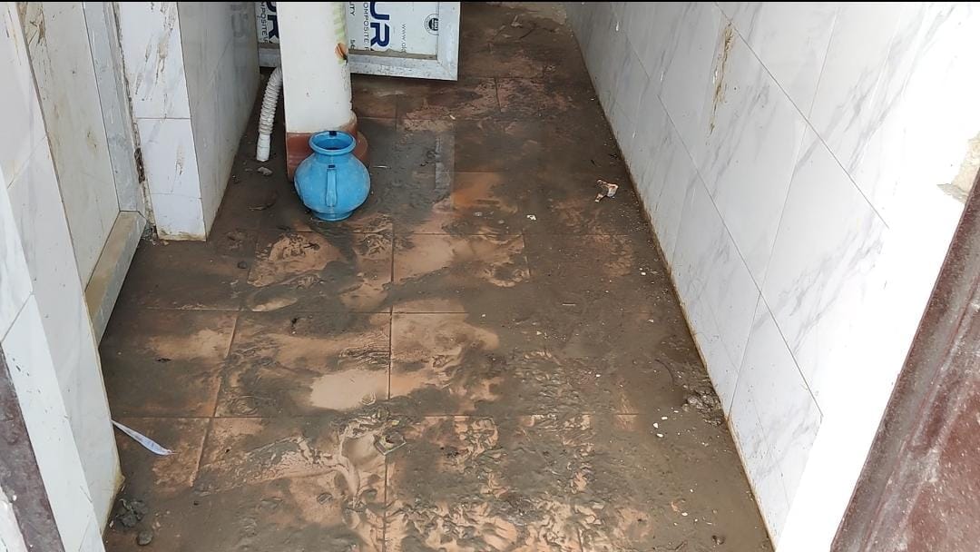 The filth spread in public toilets exposed the Swachh Bharat Mission.