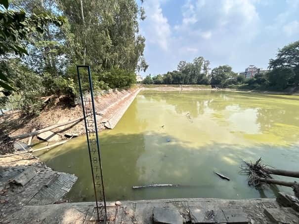 34...रोहतक मानसरोवर पार्क स्थित प्रथम जलघर के तालाब की खस्ता हालत। संवाद