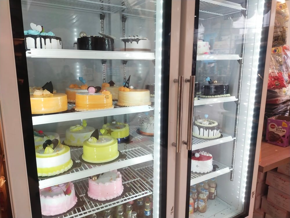 There's a huge craze for cakes at Christmas