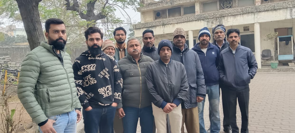 After taking possession of the shopkeepers' request, the Municipal Council opened 17 shops, providing relief.