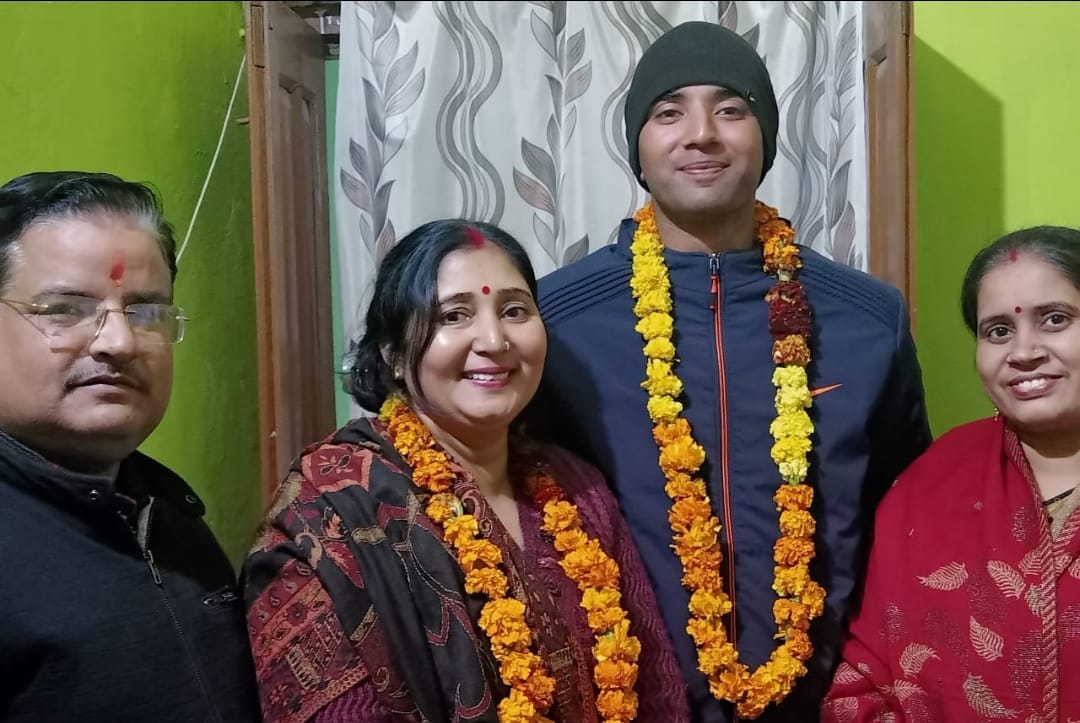 Kushagra has been selected for the post of Lieutenant at the Military Defence Academy.