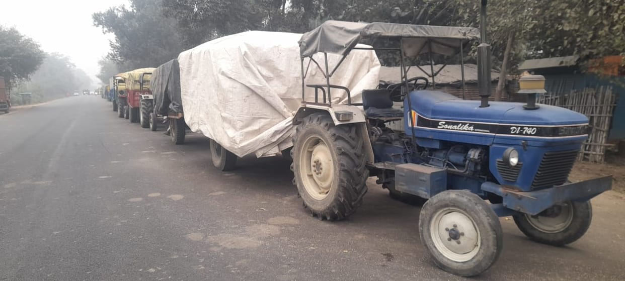 Many farmers are shivering in the bitter cold because their paddy crop has not been weighed.