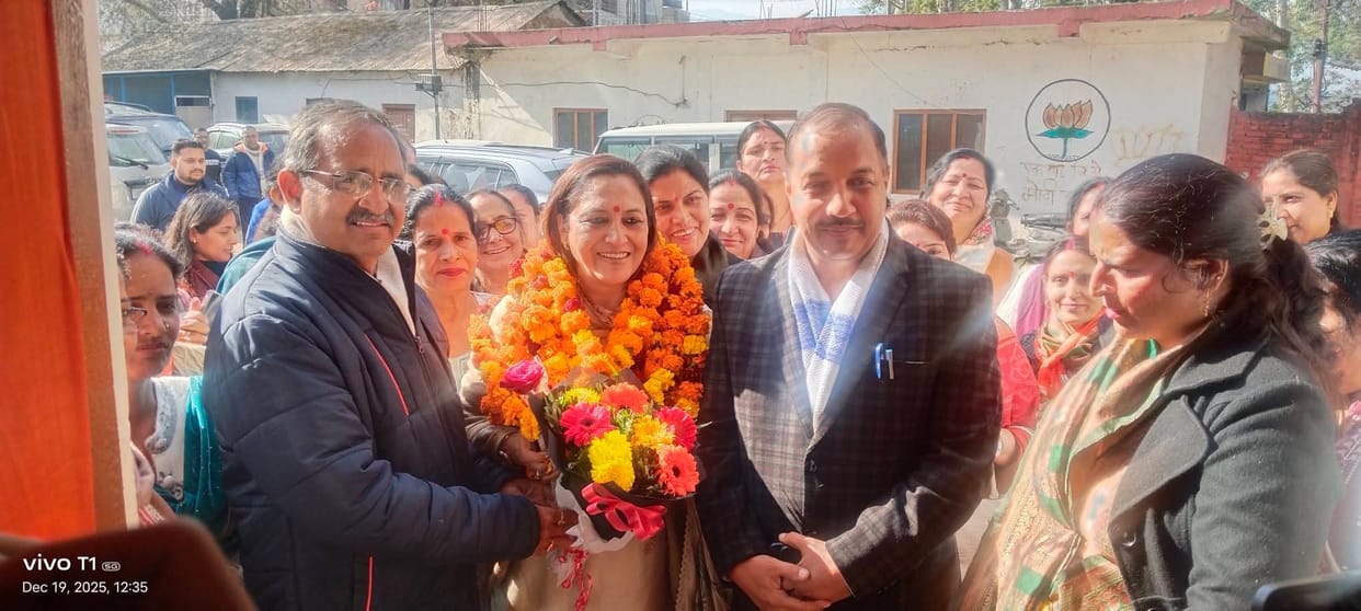 Leaders raised important issues at the introductory meeting of the Mahila Morcha.