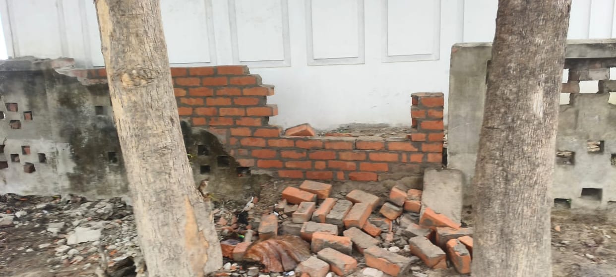 The newly constructed boundary wall in Awas Vikas Colony collapsed.