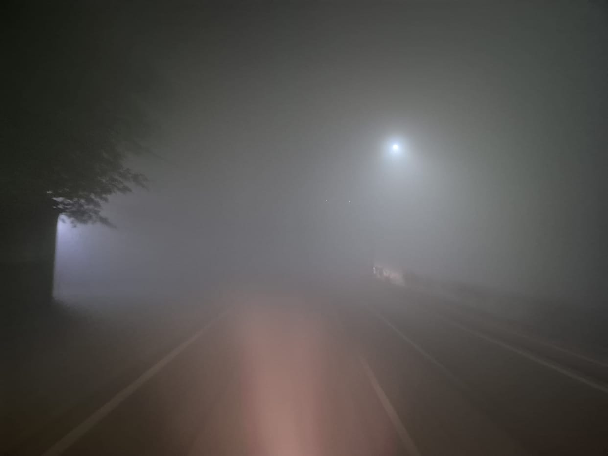 Fog covered the night and rained in the morning.