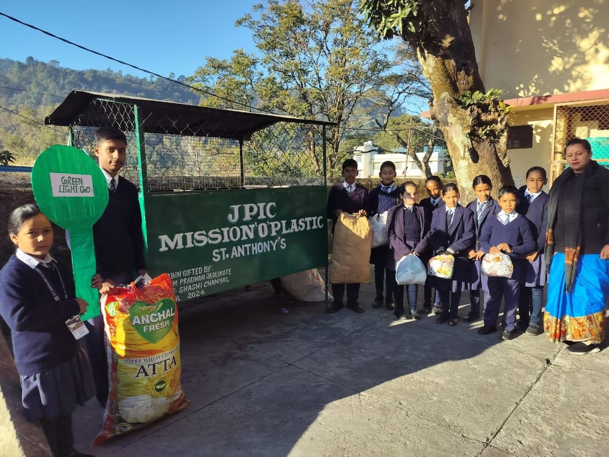 Students take discarded plastic to school to help save the environment.