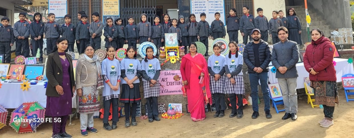 Rewa, Radhiya, Srishti got first place in the art competition
