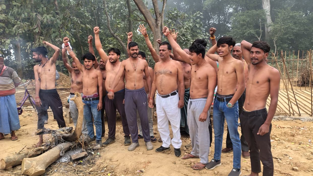 Farmers staged a semi-nude protest in Naugarh.