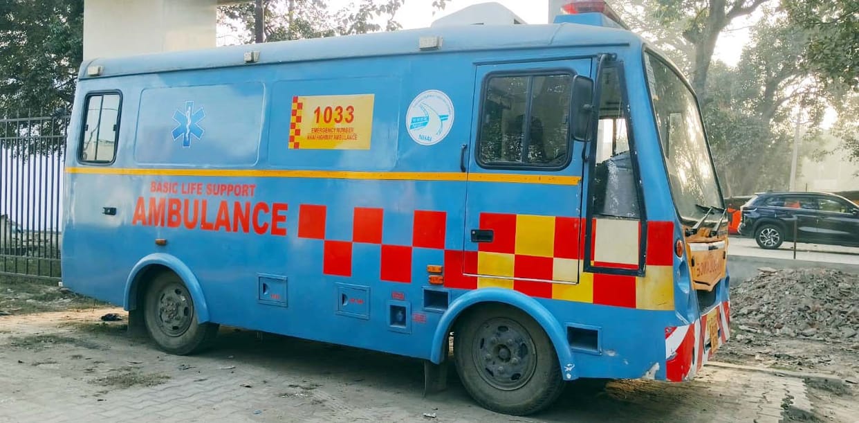 There are neither patrolling vehicles nor crane facilities on the highways of Puwayan and Khutar.