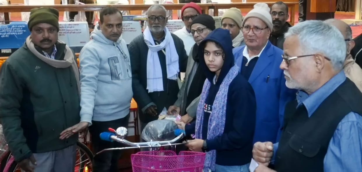 Blankets, bicycles and rickshaw trolleys were given to the needy.