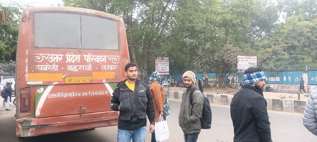 Diesel pipe burst, bus stopped on the road