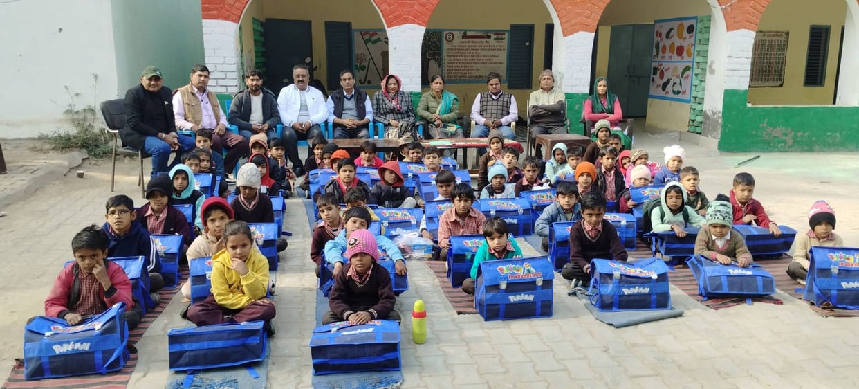 Dr. Dalbir Singh shared the joy of his retirement with the children.