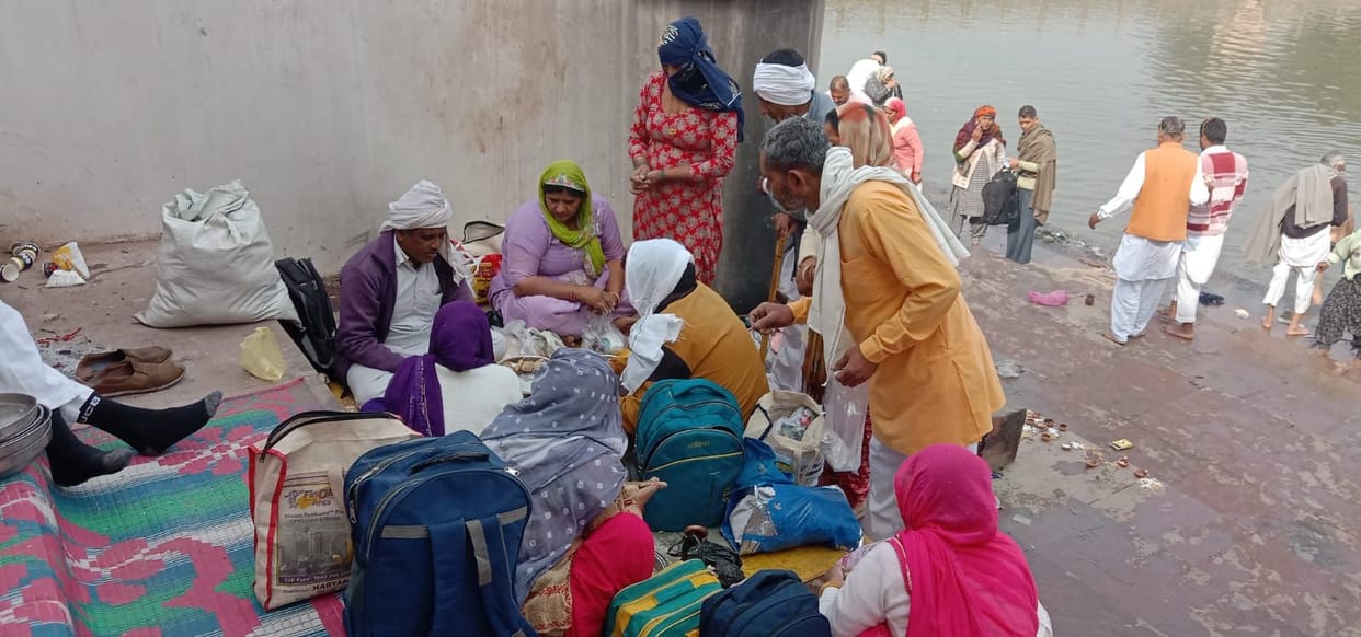 Devotees took a dip of faith at Pind Tarak pilgrimage site.