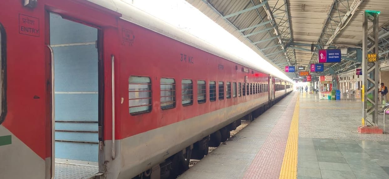 Special train will run from Tirupati, Machilipatnam, Charlapalli to Prayagraj, time table released.