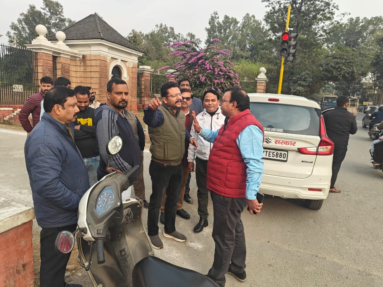 Local people and traders took to the streets