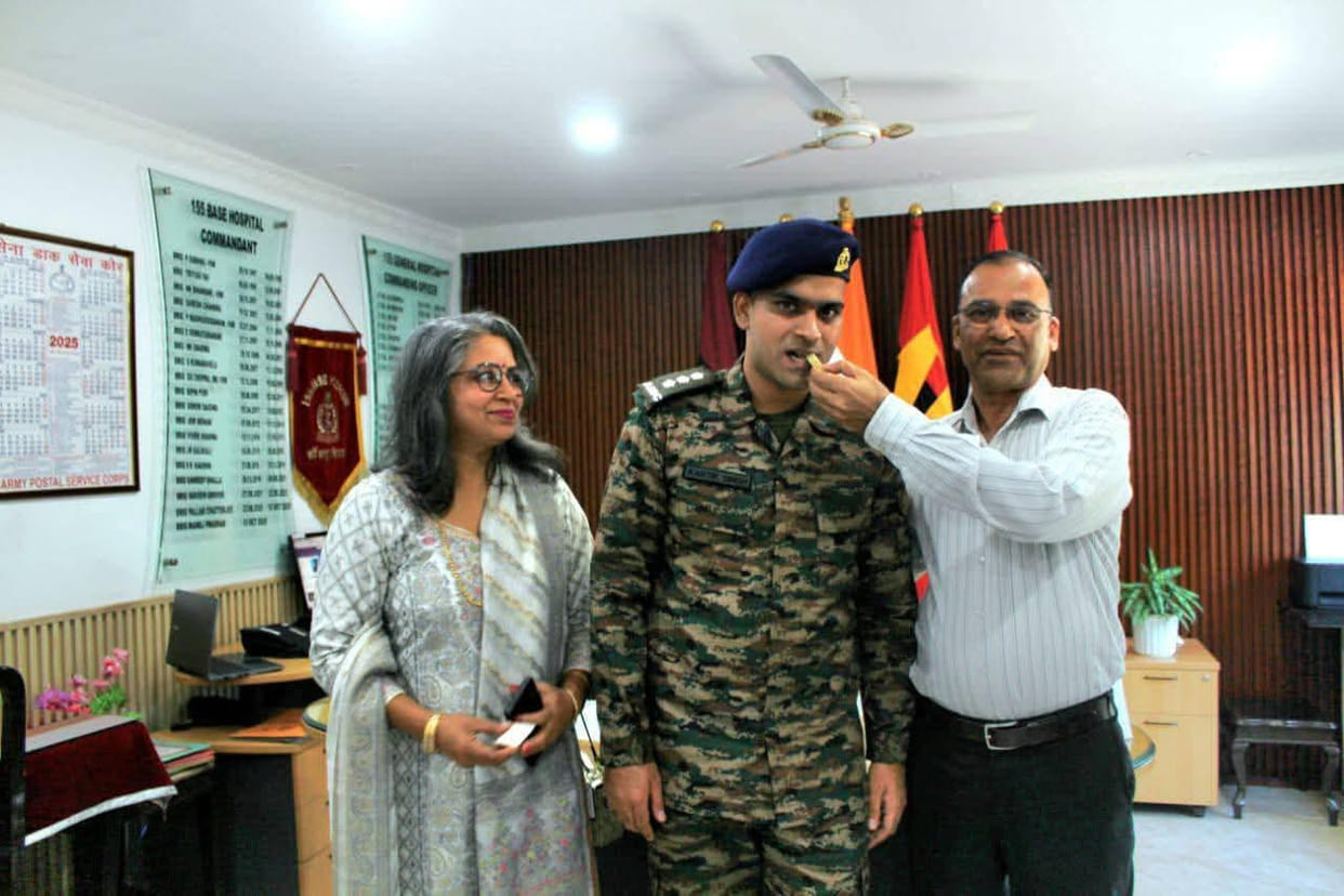 Dr. Karthik of Kathog Panchayat became Captain in the Army