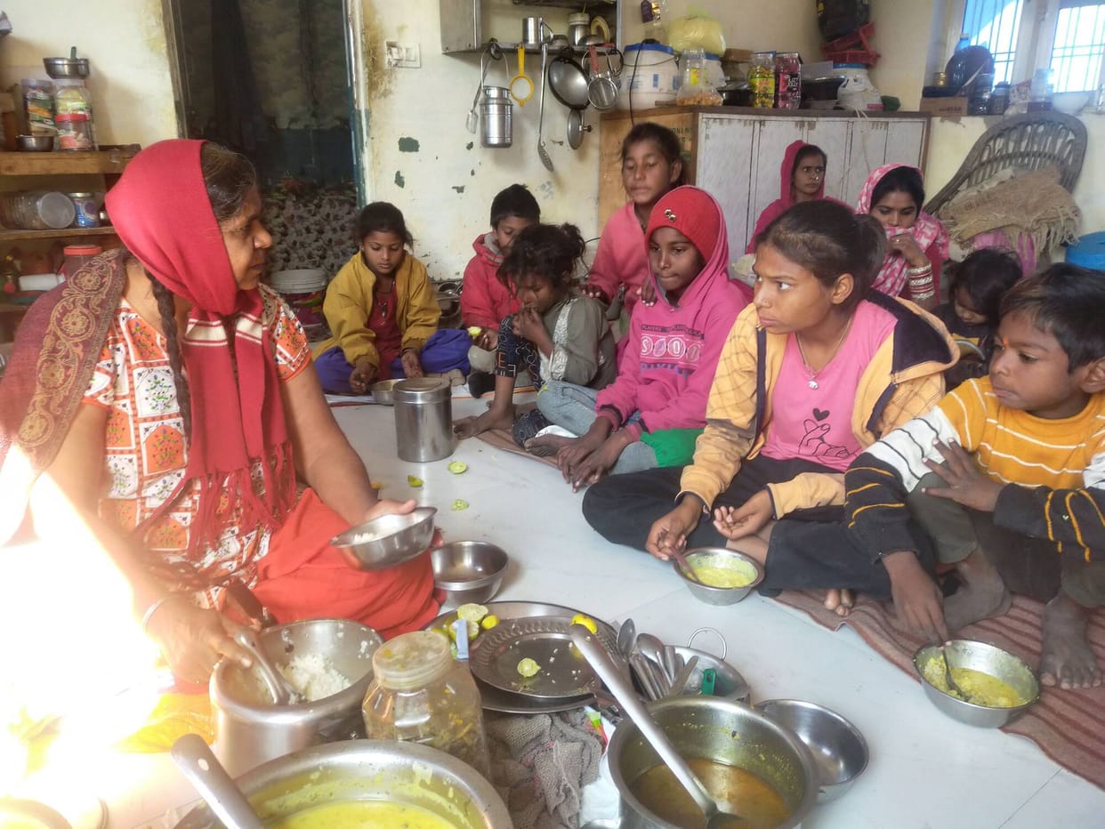 Ajit Kaur is feeding 40 to 50 poor children every day.