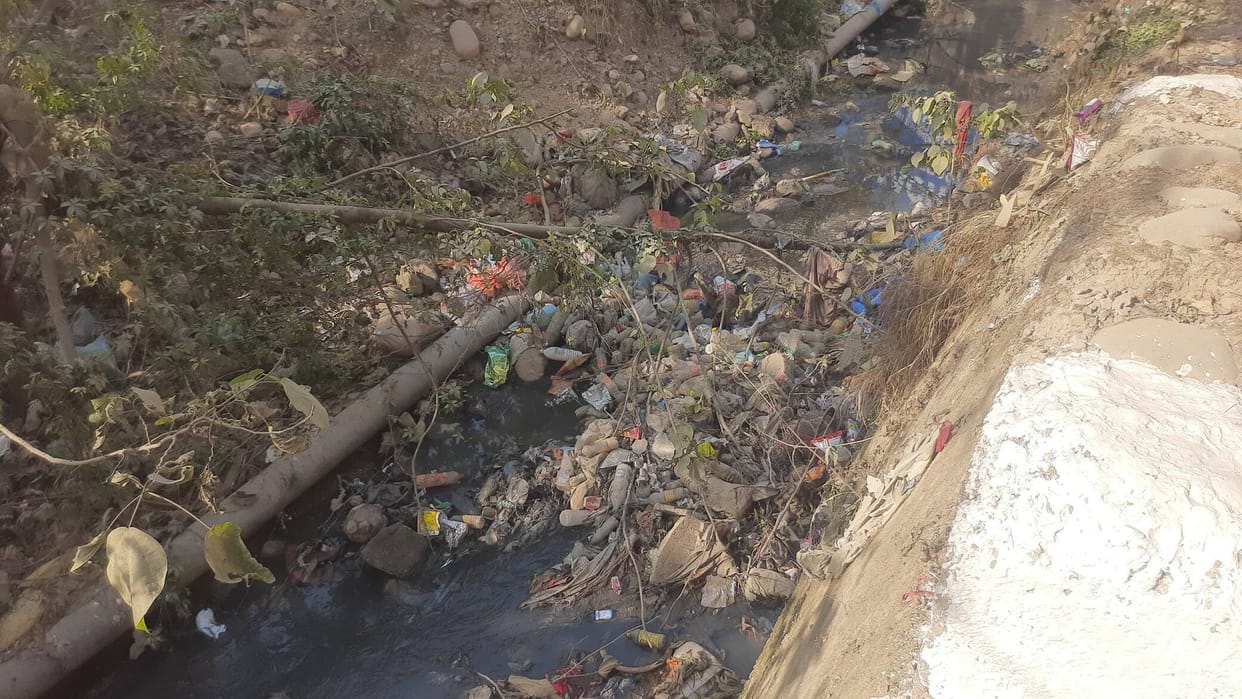 People are troubled by the filth spread in the drains of Ghumarwin city.