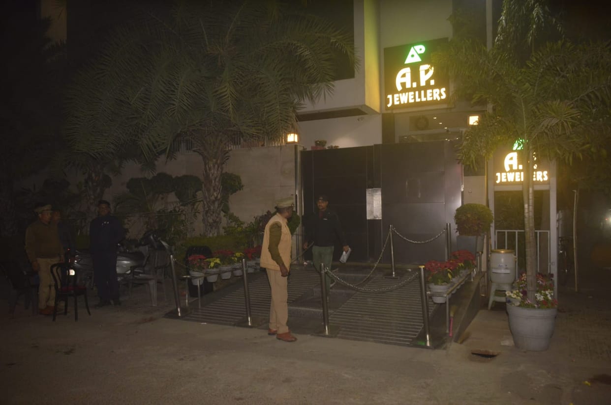 survey is continuing at AP Jewelers premises in Agra