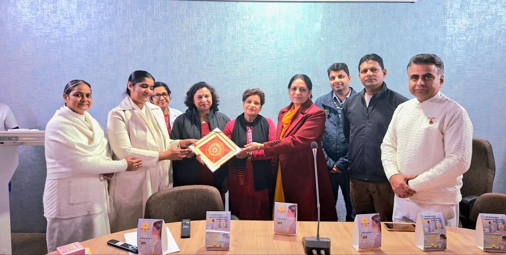 On World Meditation Day, Brahma Kumaris conducted Roz Yoga meditation for doctors.
