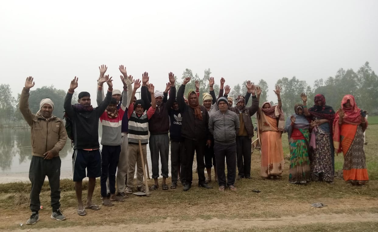 Baretha Minor was cut, water filled 50 bigha fields, farmers protested