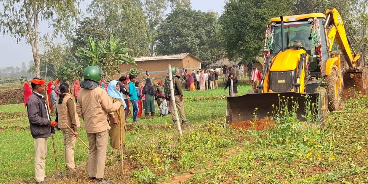 40 bigha forest land freed from encroachment, women protest