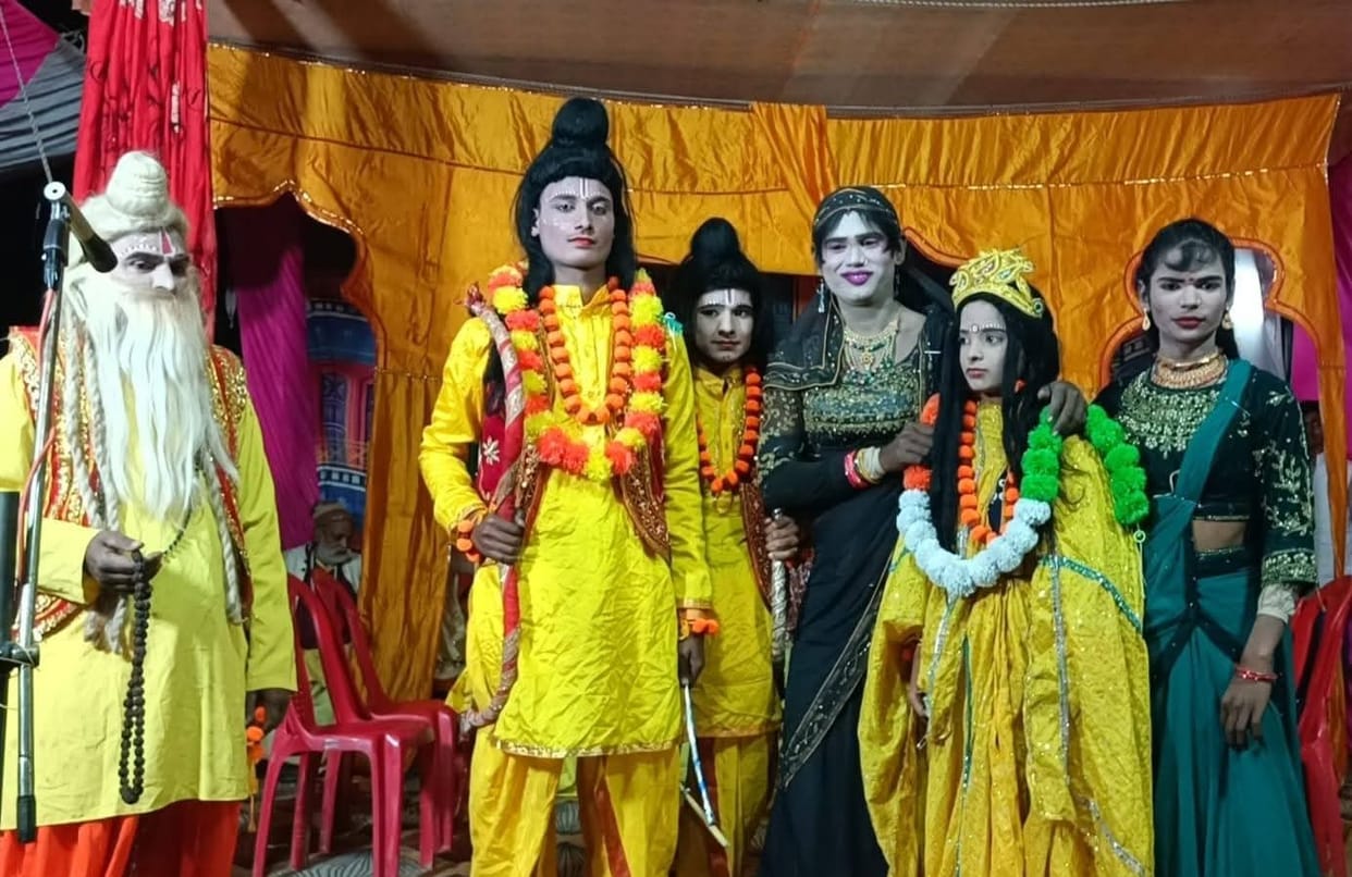 Devotees became emotional after watching the enactment of Shri Ram's exile to the forest.