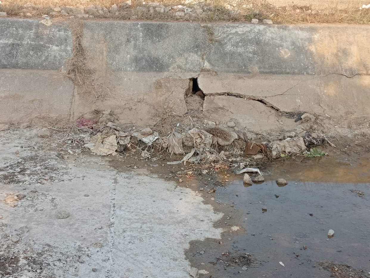 Crack in Sirsi canal panel increases the risk of erosion