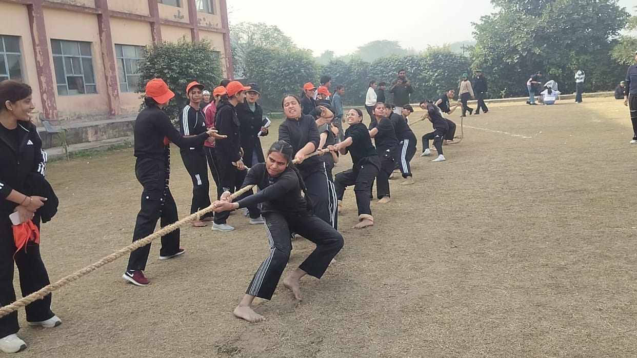 Spikers won the girls' tug of war competition, while Tycoons won the boys'.